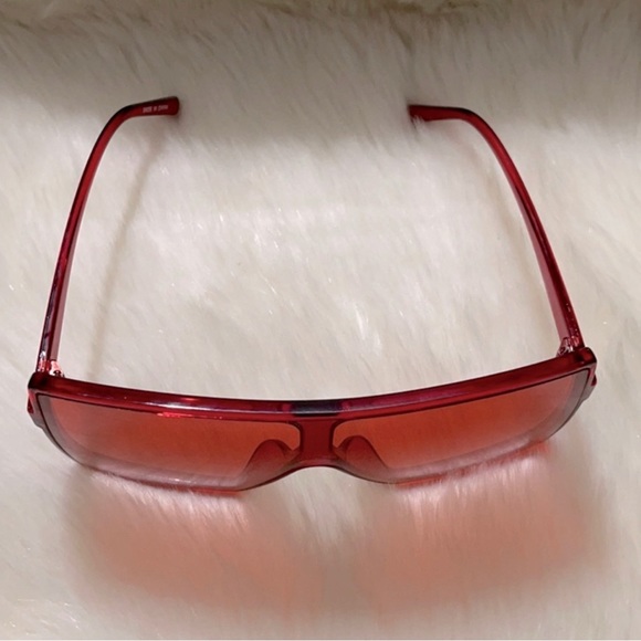 Red Oversized Sunglasses - Picture 3 of 6